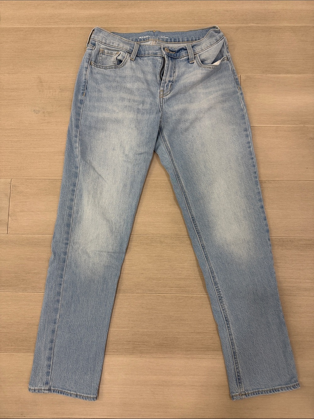 Old Navy Mid-Rise Wow Boyfriend Straight Women's Jeans - Light Wash
